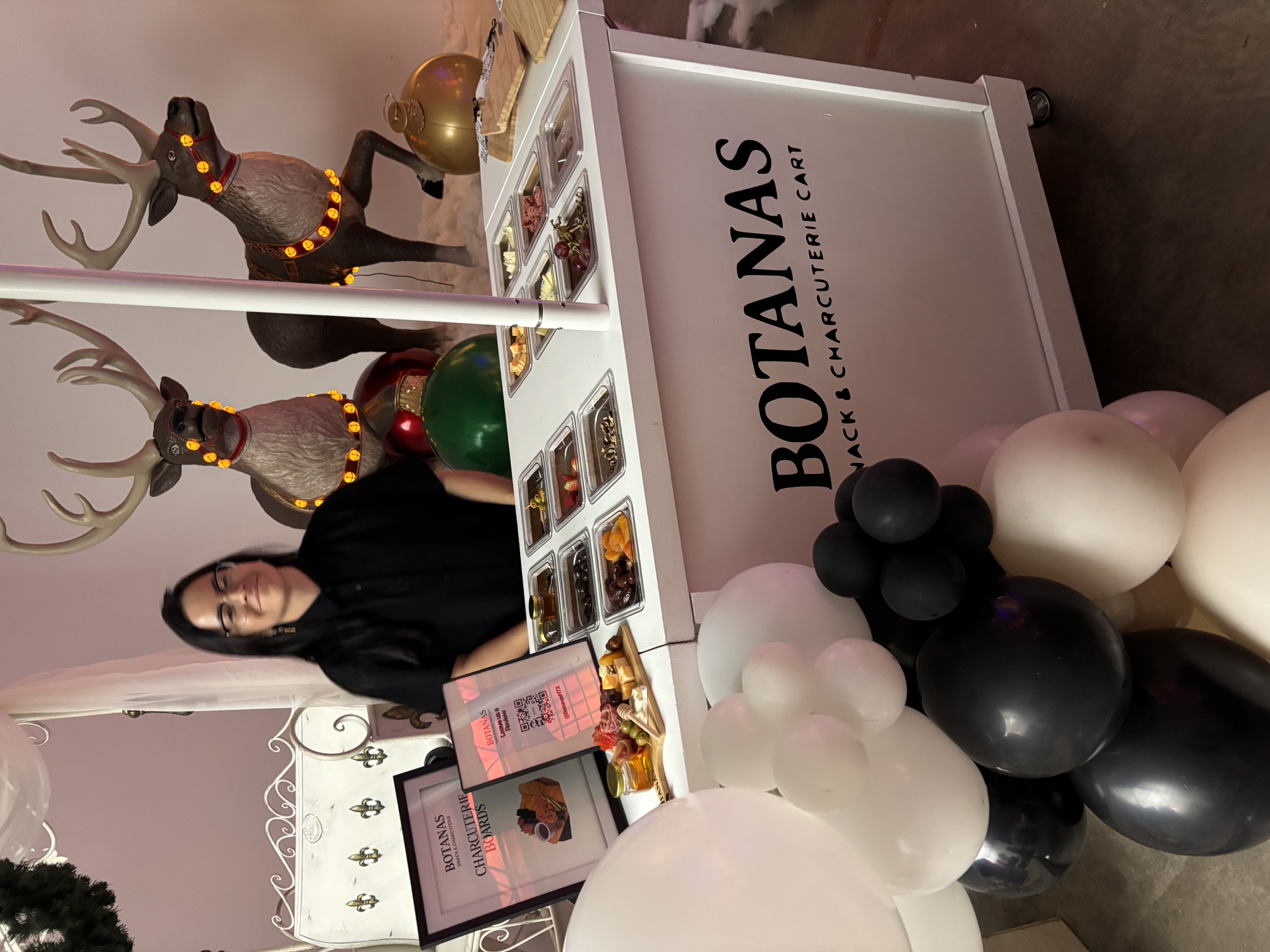 Botanas elegant snack cart setup